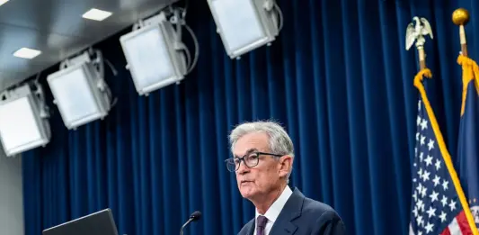 La Fed lascia i tassi invariati, Powell “Le prospettive economiche migliorano”