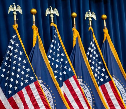 Trump nomina Kevin Warsh a capo della Federal Reserve