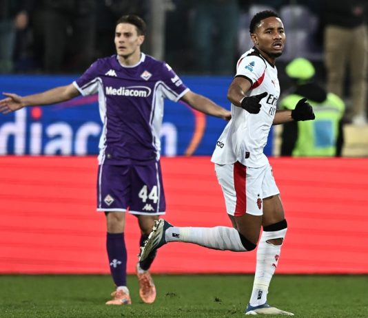 Il Milan evita ancora la sconfitta nel finale, 1-1 con la Fiorentina