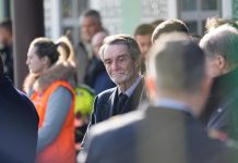 Arrivate a Linate le salme dei giovani italiani morti a Crans Montana, Fontana “Momento straziante”