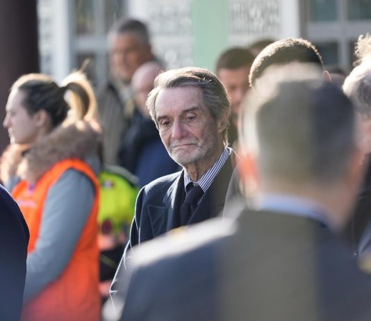 Arrivate a Linate le salme dei giovani italiani morti a Crans Montana, Fontana “Momento straziante”