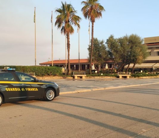 Scoperto DJ molto noto in Versilia ma sconosciuto al fisco