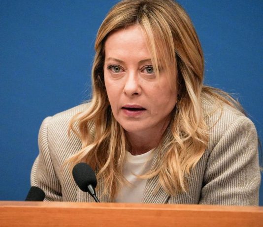 Scontri Torino, Meloni “Colpito lo Stato, la magistratura faccia la sua parte”. Mattarella telefona a Piantedosi per esprimere solidarietà agli agenti