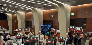 Le opposizioni protestano al Consiglio Regionale contro la presenza ICE a Milano-Cortina / Video