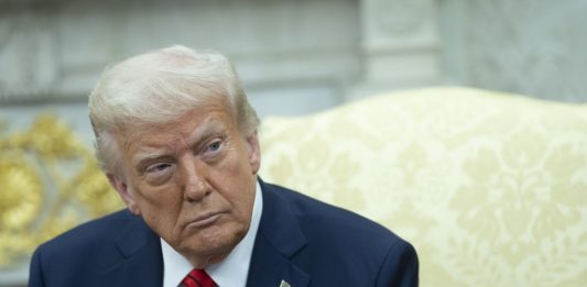 Trump sfida i limiti del potere e mette alla prova le istituzioni