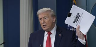 Trump verso Davos con un bagaglio pesante