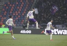La Fiorentina sbanca Bologna 2-1 nel ricordo di Commisso
