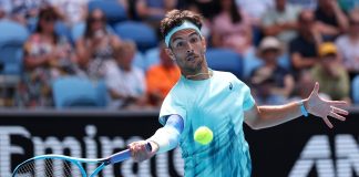 Musetti, Sonego e Darderi al secondo turno degli Australian Open. Out Nardi e Cocciaretto