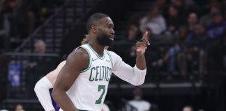 Nba, Brown ne fa 50 e Boston ferma i Clippers