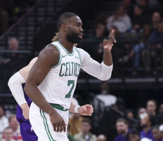 Nba, Brown ne fa 50 e Boston ferma i Clippers