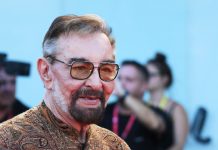 Kabir Bedi compie 80 anni, icona della tv italiana con Sandokan
