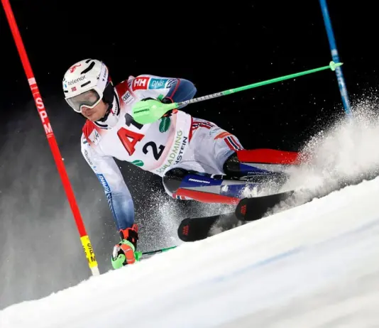 Kristoffersen vince lo slalom in notturna di Schladming, Vinatzer settimo