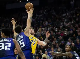 Boston cade a Indianapolis nella notte Nba, Doncic brilla ma Lakers ancora ko