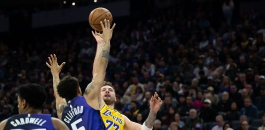 Boston cade a Indianapolis nella notte Nba, Doncic brilla ma Lakers ancora ko