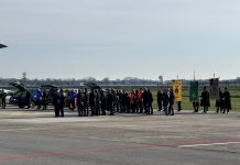 Atterrato a Linate il volo di Stato con le salme di 5 giovani italiani morti nella tragedia di Crans-Montana