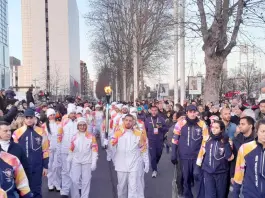 Milano-Cortina 2026, la Fiamma Olimpica fa tappa nella sede torinese di Intesa Sanpaolo