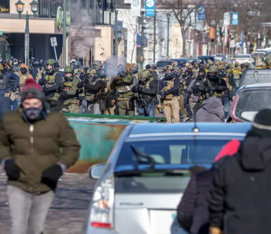 Minneapolis, Trump “I politici democratici devono collaborare per far rispettare le leggi”