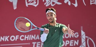 Musetti sconfitto in finale da Bublik a Hong Kong. L’azzurro vince il titolo di doppio in coppia con Sonego