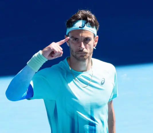 Musetti show a Melbourne, domina Fritz e si regala i quarti degli Australian Open. Attesa per il derby Sinner-Darderi