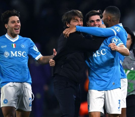 Il Napoli si riscatta in campionato, 2-1 a una Fiorentina mai doma