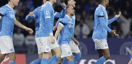 Napoli più forte di assenze e infortuni, Lobotka decisivo nell’1-0 al Sassuolo