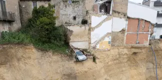 Frana a Niscemi, una palazzina di tre piani crolla nel precipizio. Costituita una Commissione di studio