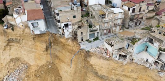 13 indagati per la frana di Niscemi, ci sono anche gli ultimi 4 presidenti della Regione Siciliana