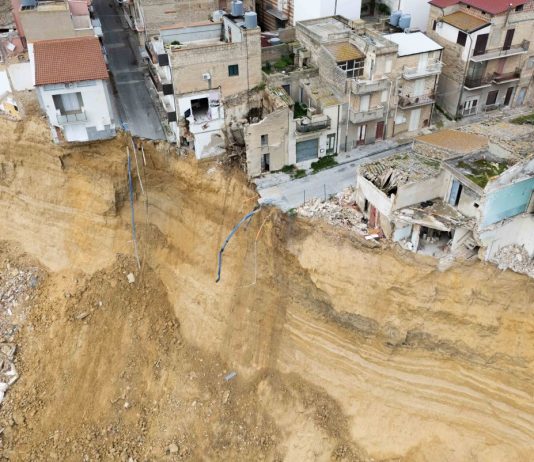 13 indagati per la frana di Niscemi, ci sono anche gli ultimi 4 presidenti della Regione Siciliana