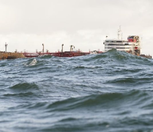 Gli Usa sequestrano la petroliera russa “Marinera” nell’Atlantico, trasportava greggio dal Venezuela. Stop anche alla “Sophia” nei Caraibi