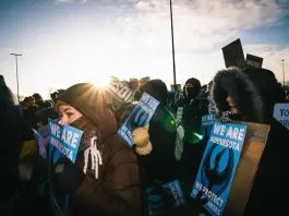 In migliaia a Minneapolis contro l’Ice, appare a sorpresa anche Bruce Springsteen