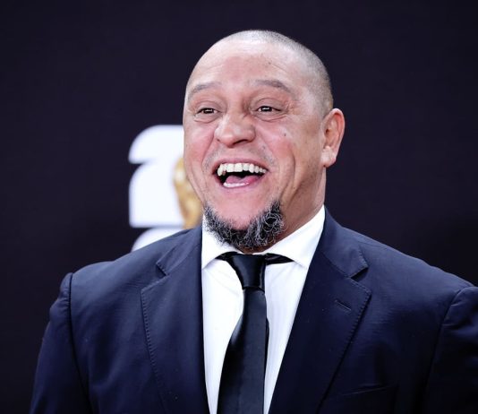 Roberto Carlos undergoes heart surgery while on vacation in Brazil