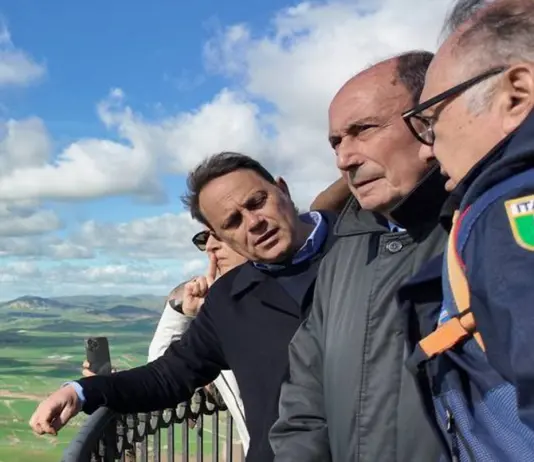 Frana Niscemi, 13 milioni dalla Regione per una nuova casa agli sfollati. Pubblicato il bando per i ristori alle imprese danneggiate dal ciclone