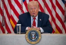 Trump “La situazione in Iran è in evoluzione, abbiamo una grande armata lì vicino”