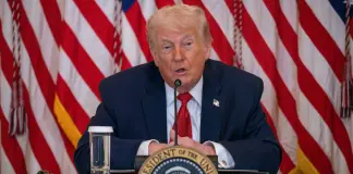 Trump “La situazione in Iran è in evoluzione, abbiamo una grande armata lì vicino”