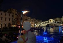 Milano-Cortina 2026, il viaggio della Fiamma Olimpica fa tappa a Venezia