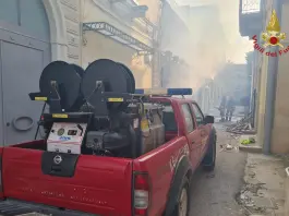 Edificio crolla dopo un’esplosione nel Barese, trovati i corpi senza vita di due anziani sotto le macerie