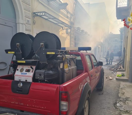 Edificio crolla dopo un’esplosione nel Barese, trovati i corpi senza vita di due anziani sotto le macerie