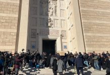 Crans-Montana, a Roma l’ultimo saluto al 16enne Riccardo Minghetti / Video