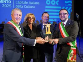 Capitale italiana della cultura, Agrigento passa il testimone a L’Aquila