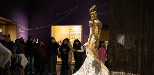 Cina: Chengdu ospita mostra “Filo d’oro” sull’arte dell’abbigliamento (2)
