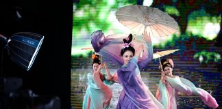 Cina: le dirette streaming di gruppo innovano la danza classica (3)