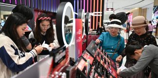 Cina: boom dello shopping duty-free nel porto di libero scambio di Hainan