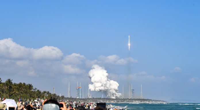 Cina: lanciato Long March-12 con a bordo gruppo di satelliti Internet (1)