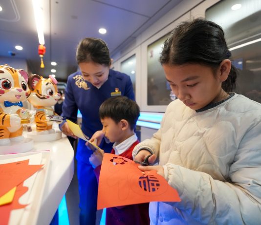 Cina: la ferrovia Pechino-Harbin celebra il quinto anniversario (3)