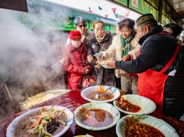 Cina: oltre 400 venditori al mercato Jinqui di Yinchuan (3)