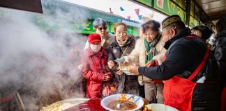 Cina: oltre 400 venditori al mercato Jinqui di Yinchuan (3)