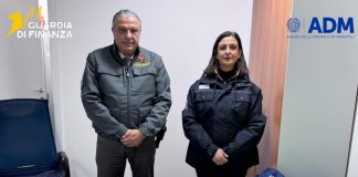 All’aeroporto di Alghero un turista è stato trovato in possesso di un reperto archeologico