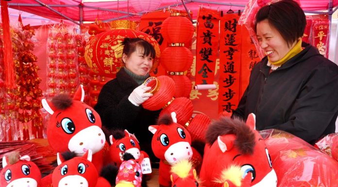 Cina: in corso preparativi per celebrare Festa di primavera (1)