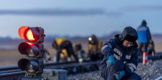 Cina: nello Xizang la sezione di manutenzione ferroviaria più alta del mondo (1)