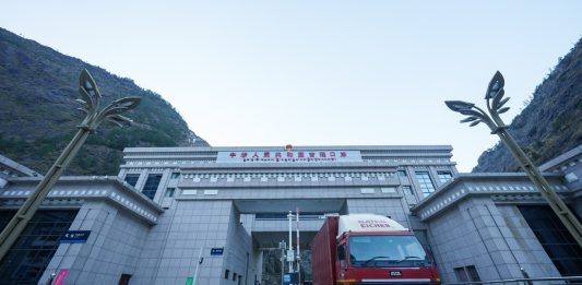 Cina: Xizang, imprese private hanno guidato commercio estero nel 2025